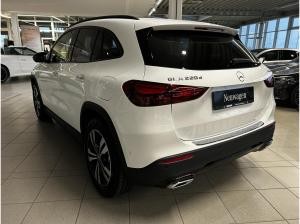 Mercedes-Benz GLA 220 d 4Matic+ Edition Progressive Line+Panodach+AHK+Winter-Paket+DISTRONIC