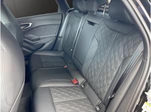 Audi A5 Limousine e-hybrid quattro 270 kW / Tech pro, AHK, Pano, HuD, Sportsitze plus