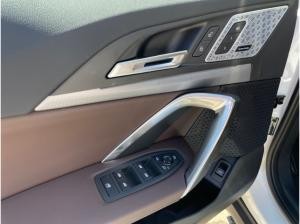 BMW iX1 eDrive20 AHK / LED / Harman Kardon / Panorama Glasdach