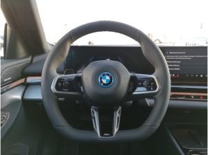 BMW i5 40 xDrive M Sport Touring Sportpaket AHK Navi HarmanKardon LED Kurvenlicht