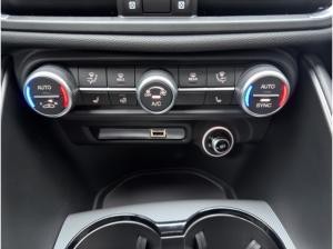 Alfa Romeo Giulia Veloce Q4 2.0 PDC+KAMERA+NAVI+CARPLAY+SHZ