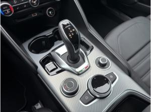 Alfa Romeo Giulia Veloce Q4 2.0 PDC+KAMERA+NAVI+CARPLAY+SHZ