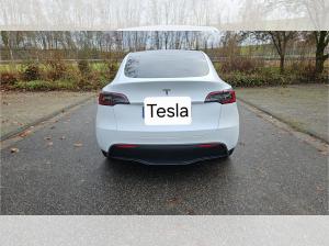 Tesla Model Y SR mit Hinterradantrieb