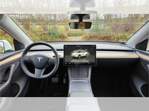 Tesla Model Y SR mit Hinterradantrieb