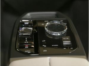 BMW ix xDrive50,  "M Sport", B&W, DrivAssProf, ParkAssProf., HuD., SoftClose, HuD, uvm.