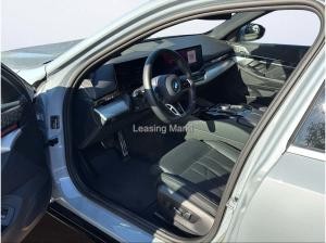 BMW i5 eDrive40 Tour. M Sport Pano AHK Acc+ Bowers