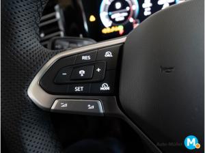 Volkswagen Tiguan R-Line 2,0 l TDI 7-Gang-DSG Navi AHK *Bl