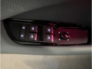 Audi Q3 TDI S tronic 2xS LINE/LED/TECH-PLUS/NAVI/KAM