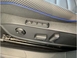 Volkswagen Golf R BLACK EDITION AKRPOVIC*360° KAMERA*LEDER*PANO*8-FACH BEREIFT