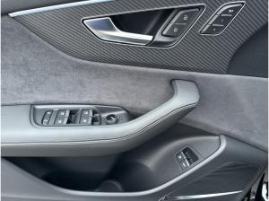 Audi Q8 SUV S line business TFSI e qu tiptr PANO 23