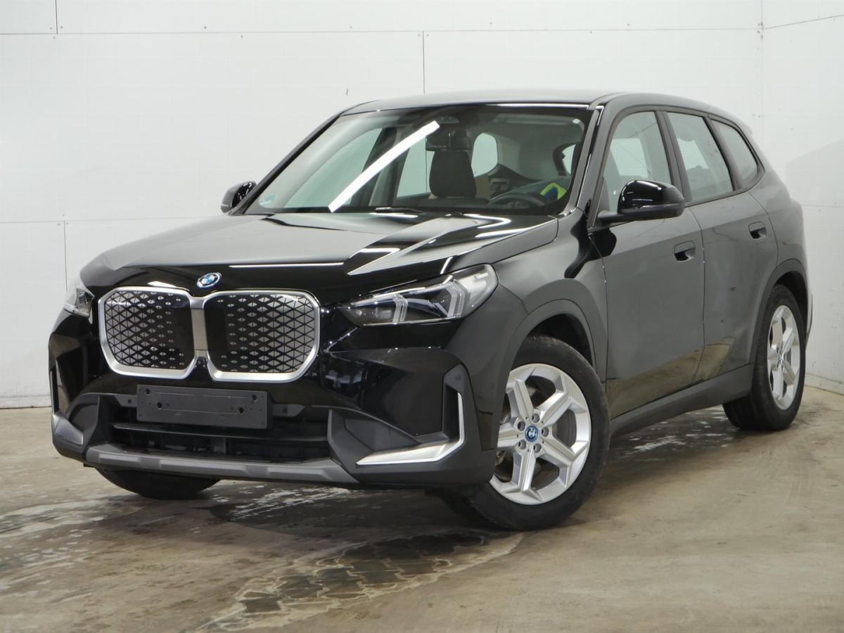 BMW iX1 xDr. 30e LC Prof., HuD, Keyless, Parkass. +, DAB, uvm.