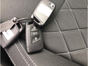 Skoda Karoq SPORTLINE 1.5 TSI DSG NAVI+ACC+DCC+MATRIX
