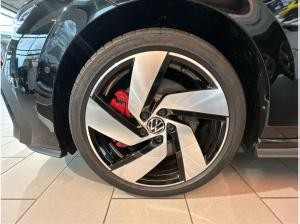 Volkswagen Golf GTE 1.5 eHybrid SOFORT VERFÜGBAR BlackStyle Pano AHK Winterräder BusinessPre