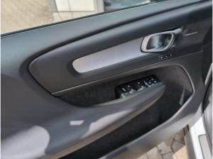 Volvo XC40 XC40+Black+Edition+B3+Plus+Alarm+HarmanK+Kamera+