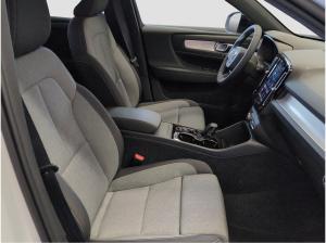 Volvo XC40 XC40+Black+Edition+B3+Plus+E-Sitze+BLIS+PilotAss