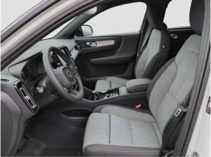Volvo XC40 XC40+Black+Edition+B3+Plus+E-Sitze+BLIS+PilotAss