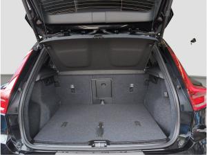 Volvo XC40 XC40+Black+Edition+B3+Plus+E-Sitze+BLIS+PilotAss