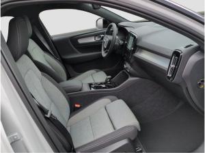 Volvo XC40 XC40+Black+Edition+B3+Plus+E-Sitze+BLIS+PilotAss