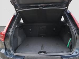 Volvo XC40 XC40+Black+Edition+B3+Plus+E-Sitze+BLIS+PilotAss