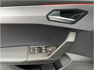Seat Leon Sportstourer1.5 eTSI FR DSG Navi Matrix Kamera