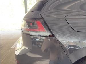 Volkswagen Golf 1.5 eTSI DSG R-Line Navi Black-Style Klima