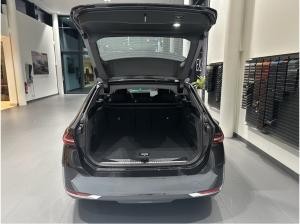 BMW i5 eDrive 40 Touring || AHK H&K Adapt. LED