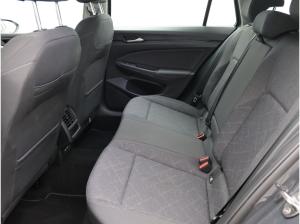 Volkswagen Golf VIII Life 2.0 TDI DSG / Navi, App, LED, RFK