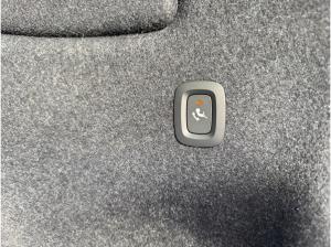 Volvo XC40 B3 DKG PLUS-BLACK EDITION - Inkl. Anhängerkupplung! - Sofort lieferbar