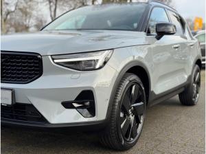 Volvo XC40 B3 DKG PLUS-BLACK EDITION - Inkl. Anhängerkupplung! - Sofort lieferbar