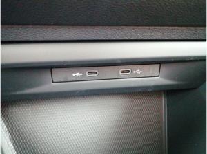 Volkswagen Golf VIII Life 1.5TSI/ AppConnect, LED, SHZ, PDC