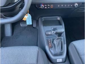 Kia Stonic AUTOMATIK VISION SITZHEIZUNG VORNE PDC VORNE UND HINTEN RÜCKFAHRKAMERA KLIMAAUTOMATIK LENKRADHEIZUNG