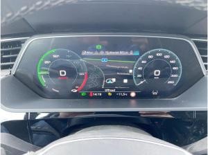 Audi Q8 e-tron Advanced 55 qu LED HUD Pano AHK ACC 20