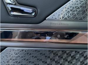 BMW i7 M70 xDrive M Sport || TheatreScreen Massage (G70)