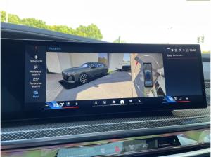 BMW i7 M70 xDrive M Sport || TheatreScreen Massage (G70)