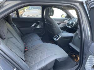 BMW i7 M70 xDrive M Sport || TheatreScreen Massage (G70)