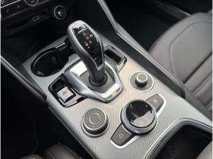 Alfa Romeo Giulia Veloce Q4 2.0 PDC+KAMERA+NAVI+CARPLAY+SHZ