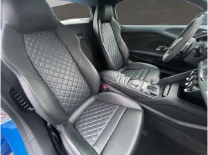 Audi R8 Spyder V10 perf. qu. Laser B&O Kamera Keramik