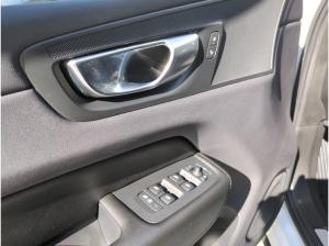 Volvo XC60 B4 (Benzin) Momentum Pro 2WD Automatik Navi