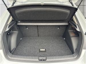 Skoda Fabia FABIA 1.0 TSI TOUR *LED*KESSY*NAVI*pACC*R.KAM*