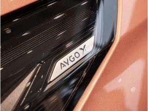 Toyota Aygo 5-Türer Teamplayer 1,5 l Hybrid *Cinnamon*