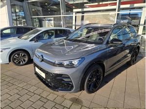 Volkswagen Tiguan R-Line "Black Style" //SOFORT VERF.// AHK, Pano, HUD, Standheizung usw.