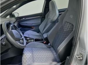 Volkswagen Golf VIII Variant 2.0 TDI DSG R-Line Pano Black
