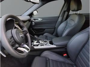 Alfa Romeo Giulia Veloce 2.0 Turbo 280PS AT8 Q4 Navi