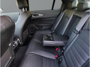 Alfa Romeo Giulia Veloce 2.0 Turbo 280PS AT8 Q4 Navi Keyless LED **NUR FÜR GEWERBE**