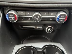 Alfa Romeo Giulia Veloce Q4 2.0 PANORAMA+PDC+KAMERA+CARPLAY