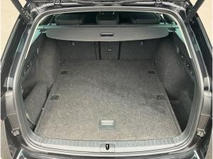 Skoda Octavia Combi Scout 2.0 TDI DSG 4x4 / Navi, AHK