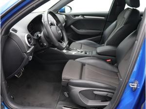 Audi A3 Sportback S-Line 40TFSIe S-tronic / Navi, LED