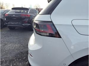 Volkswagen Golf 1.5 eTSI DSG R-Line Black-Style Pano Navi