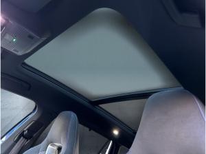 Volkswagen Passat Variant R-Line Pano HUD AHK IQ-Light