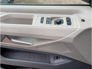Volkswagen Multivan 2.0 TDI Life lang DSG AHK Kamera Navi